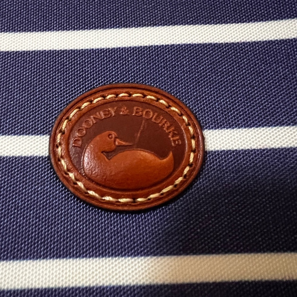 Dooney & Bourke crossbody pouchette - Picture 7 of 7